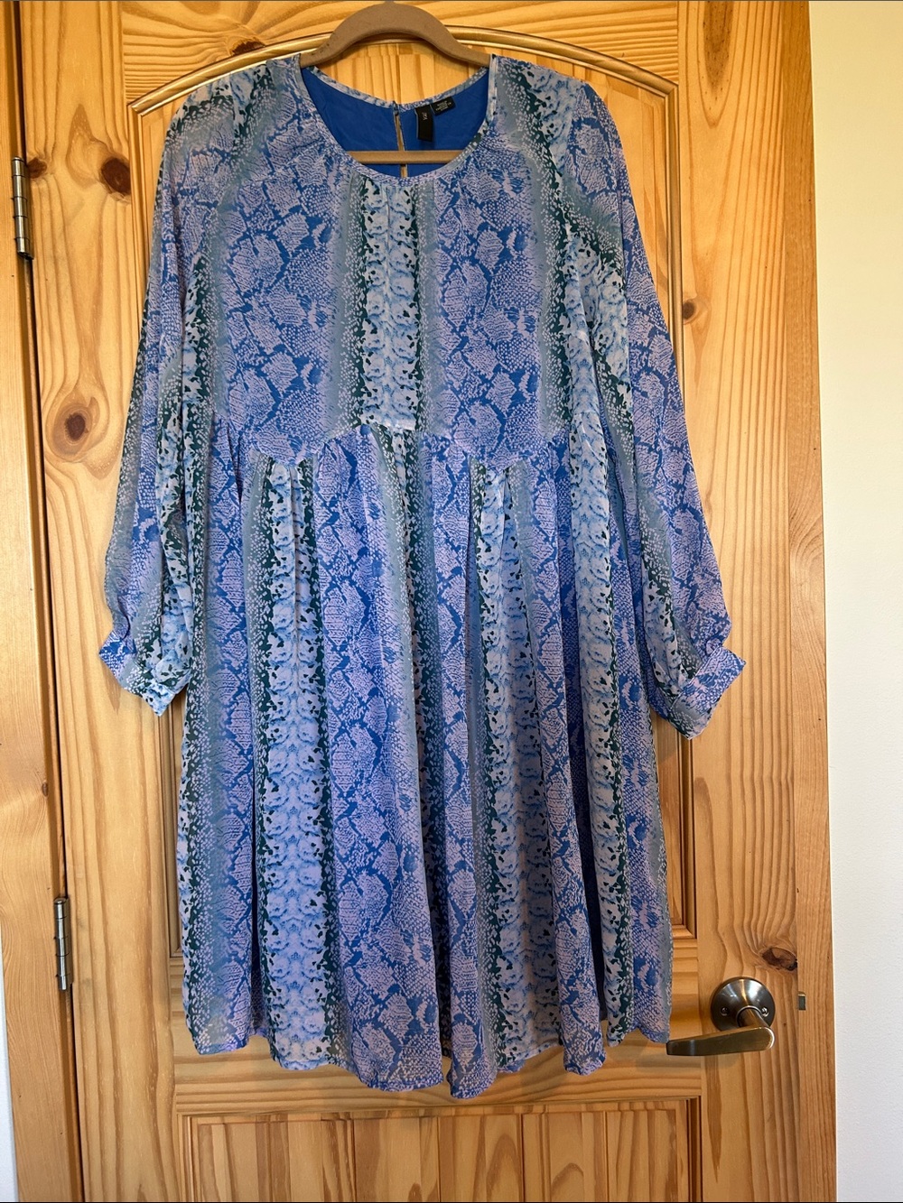 YAS Blue Snake Print Smoke DressLong-Sleeve Dress